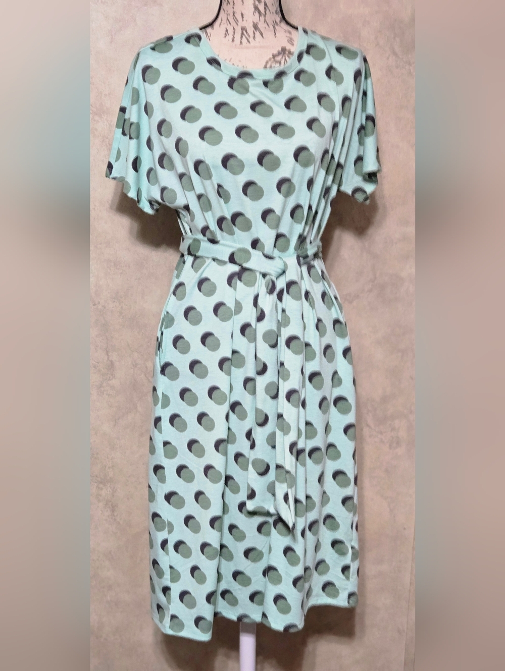 NWOT LuLaRoe XLMARLY DRESS WITH POCKETS. Midi.  Knee Length W/removable Sash
